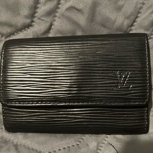 🔥 SOLD! 🔥 Louis Vuitton Epi Key Holder - Black